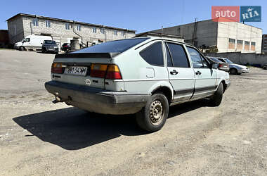 Хэтчбек Volkswagen Passat 1986 в 
