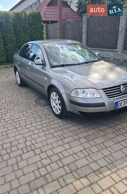 Седан Volkswagen Passat 2003 в 