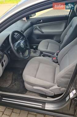 Седан Volkswagen Passat 2003 в 