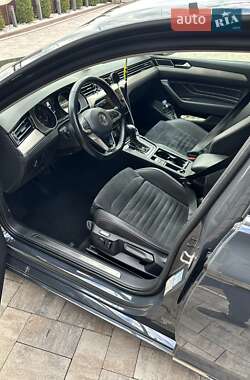Седан Volkswagen Passat 2020 в Іршаві