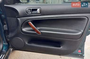 Універсал Volkswagen Passat 2001 в 