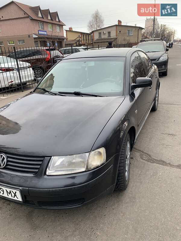 Седан Volkswagen Passat 1999 в 