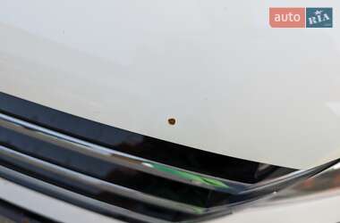 Седан Volkswagen Passat 2012 в 