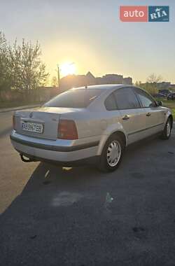 Седан Volkswagen Passat 2000 в 