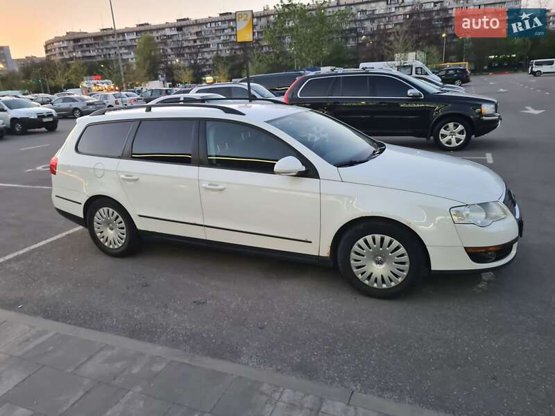 Универсал Volkswagen Passat 2010 в 
