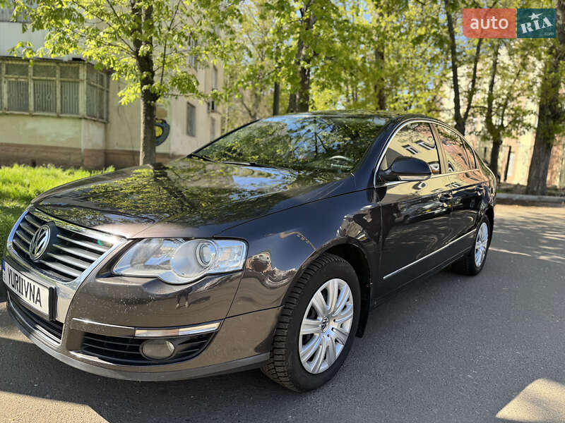 Седан Volkswagen Passat 2010 в Одесі