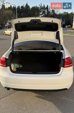 Седан Volkswagen Passat 2015 в 