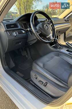 Седан Volkswagen Passat 2015 в 