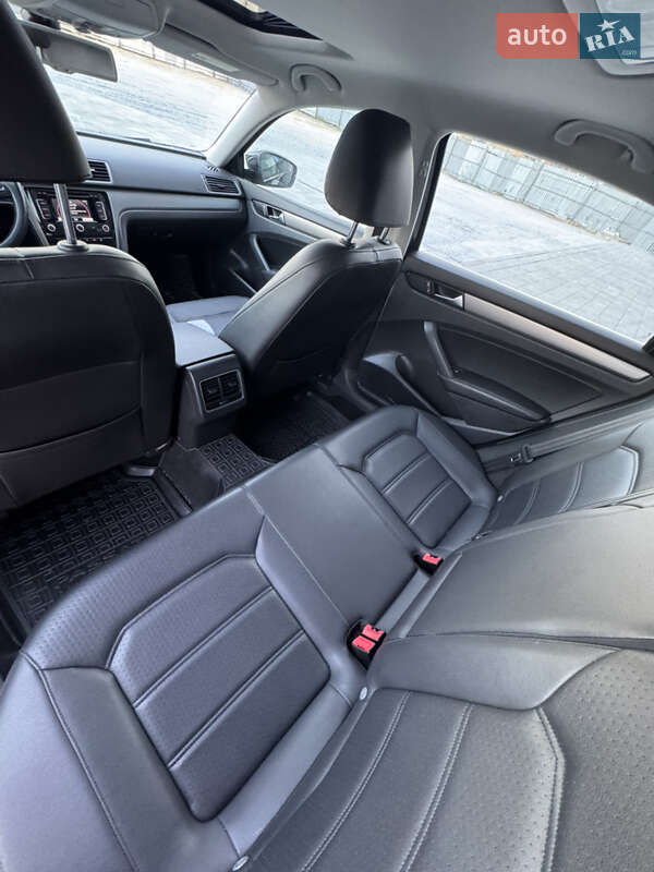 Седан Volkswagen Passat 2014 в Киеве