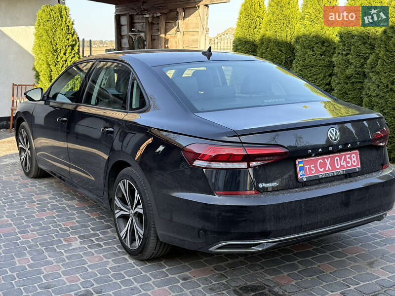 Седан Volkswagen Passat 2021 в Ровно