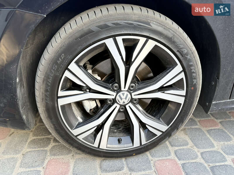 Седан Volkswagen Passat 2021 в Ровно