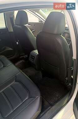 Седан Volkswagen Passat 2013 в 
