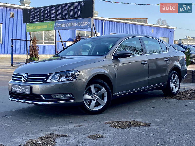Седан Volkswagen Passat 2011 в 