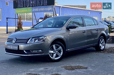 Седан Volkswagen Passat 2011 в 