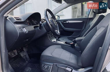 Седан Volkswagen Passat 2011 в 