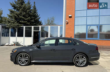 Седан Volkswagen Passat 2017 в 