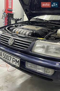 Седан Volkswagen Passat 1996 в 