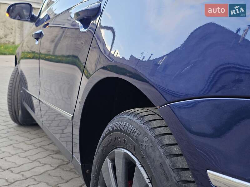 Универсал Volkswagen Passat 2009 в Стрые