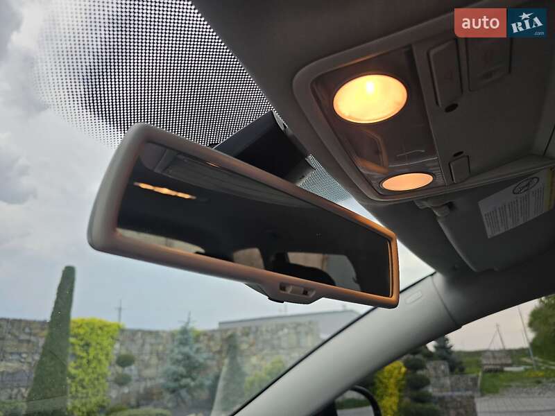 Универсал Volkswagen Passat 2009 в Стрые