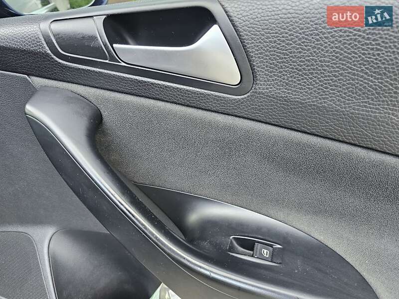 Универсал Volkswagen Passat 2009 в Стрые