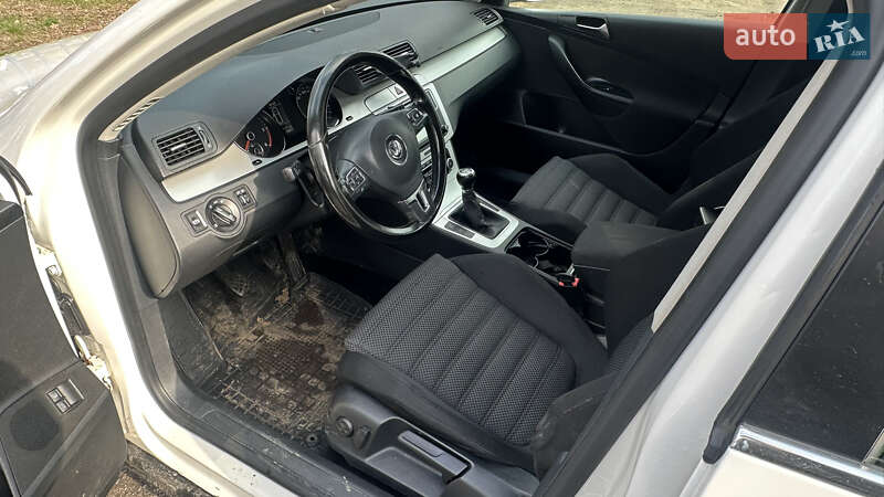 Универсал Volkswagen Passat 2010 в Люботине