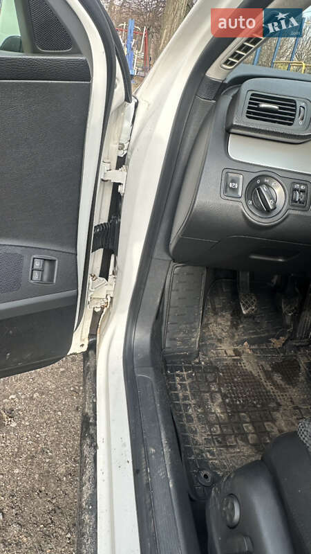 Универсал Volkswagen Passat 2010 в Люботине