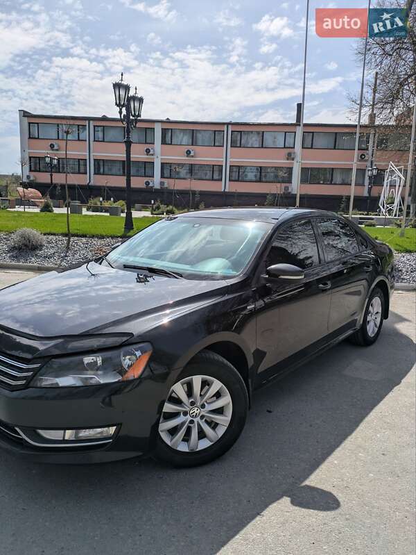 Седан Volkswagen Passat 2013 в Сарнах