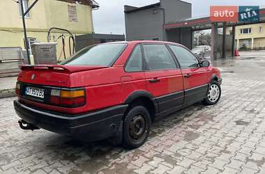 Седан Volkswagen Passat 1990 в 
