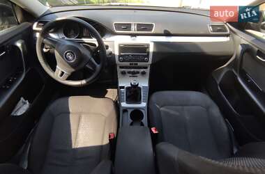 Седан Volkswagen Passat 2012 в 