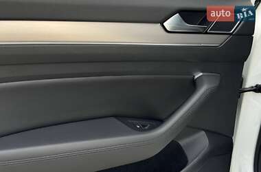 Седан Volkswagen Passat 2017 в 