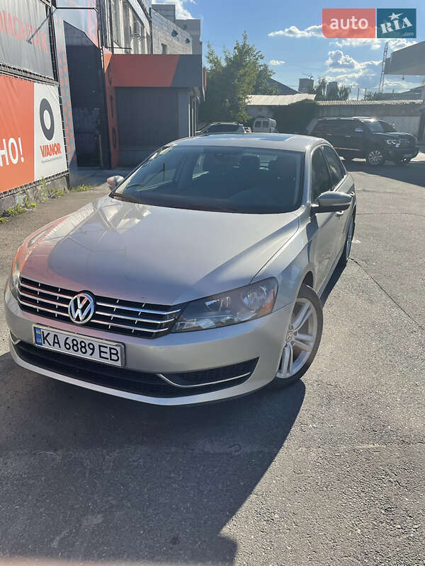 Седан Volkswagen Passat 2013 в Киеве