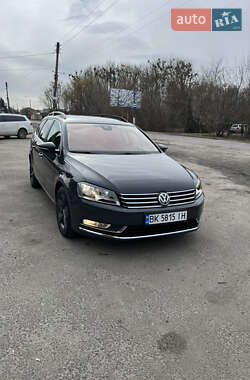 Универсал Volkswagen Passat 2012 в Ровно