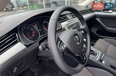 Седан Volkswagen Passat 2015 в 