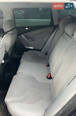 Універсал Volkswagen Passat 2006 в 