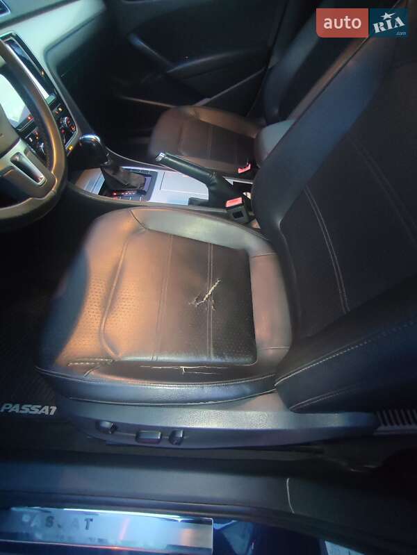 Седан Volkswagen Passat 2011 в Києві