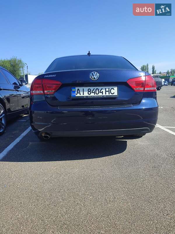 Седан Volkswagen Passat 2011 в Києві