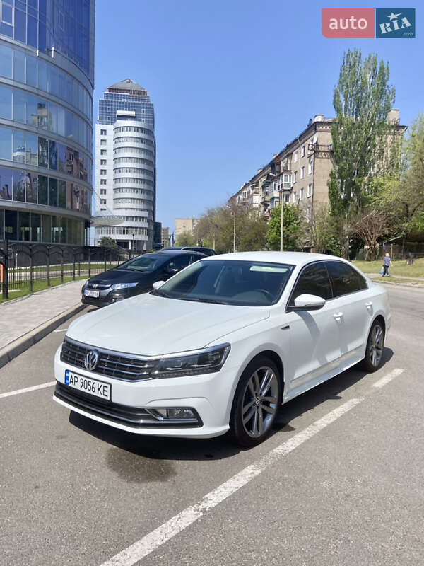 Седан Volkswagen Passat 2016 в Запоріжжі