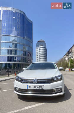 Седан Volkswagen Passat 2016 в 