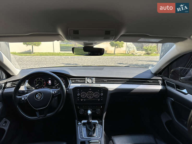 Универсал Volkswagen Passat 2018 в Львове