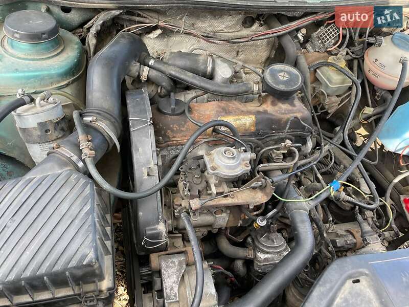 Седан Volkswagen Passat 1990 в Надворной