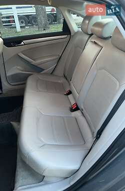 Седан Volkswagen Passat 2013 в 