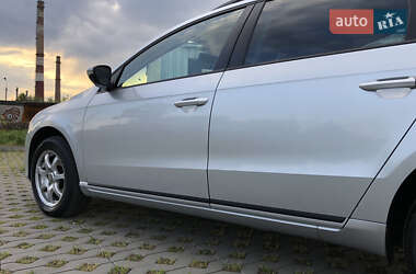 Універсал Volkswagen Passat 2011 в 