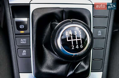 Універсал Volkswagen Passat 2011 в 