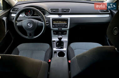 Універсал Volkswagen Passat 2011 в 