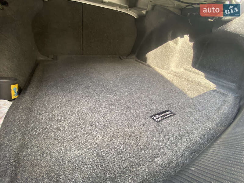 Седан Volkswagen Passat 2012 в Києві