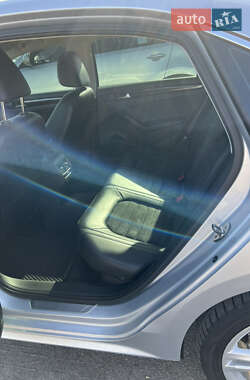 Седан Volkswagen Passat 2014 в 