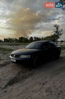 Седан Volkswagen Passat 1996 в 