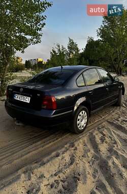 Седан Volkswagen Passat 1996 в 