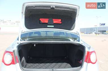 Седан Volkswagen Passat 2006 в 
