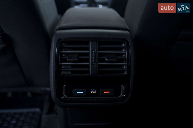 Універсал Volkswagen Passat 2018 в Києві фото 29 Універсал Volkswagen Passat 2018 в Києві
